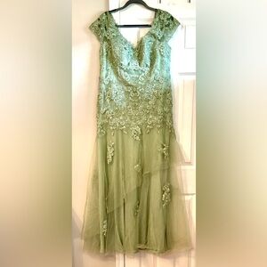 AZAZIE NWT Formal Long gown - Dusty Sage - Size 16